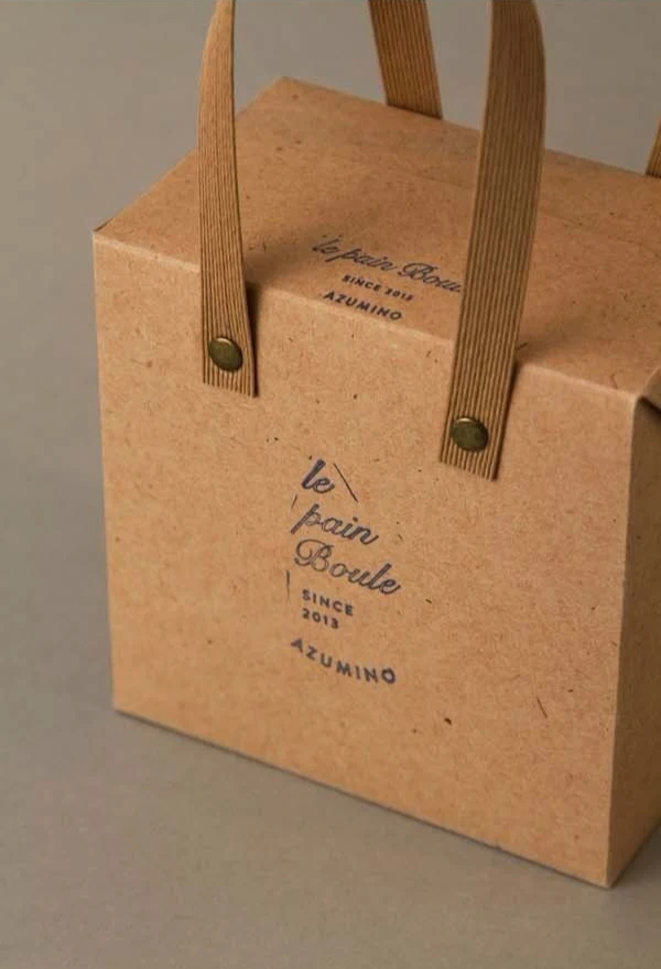 Custom Kraft Paper Handled Bakery Gift Carry Boxes